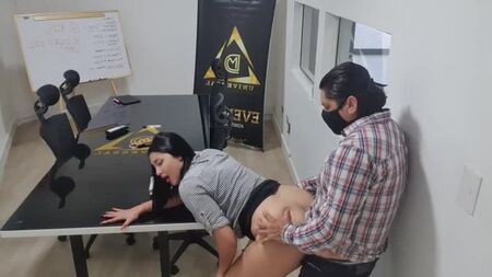 Martina Smith - İş toplantımdan sonra iyi bir sevişmeye ihtiyacım var, burada patronun kim olduğunu bilmesi lazım