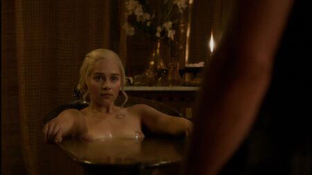 Emilia Clarke Çıplak - Emilia Clarke Nude - 2010 Game of Thrones - 2018 Taht Oyunları - 3. Sezon (çıplak ünlü yıldızlar)