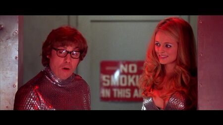Heather Graham'ın Göğüsleri - Austin Powers: Beni Yatan Casus (1999) 1080p