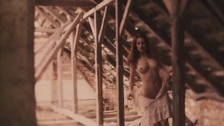 Güzel ve seksi modelin çıplak fotoğraf çekimi