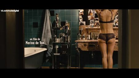Sophie Marceau Çıplak (şeffaf) @ Ne te retourne pas (Don't Look Back, 2009) hd1080p / Sophie Marceau - Ne te retourne pas