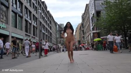 Kamusal alanda çıplak dolaşmak