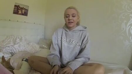 FIE LAURSEN (Fie Laursen: İlk video!)