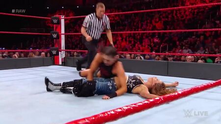 Mickie James - Sonya Deville - Raw, 5 Şubat 2018