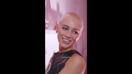 2021: Iris Law, Dior Beauty etkinliğinde