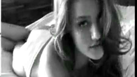 Rosie Huntington Whiteley'in Seksi Videosu - Benimle Denize Açıl