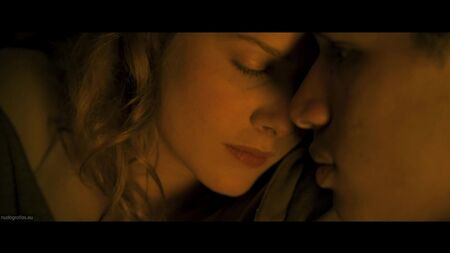 Rachel Hurd-Wood Çıplak - İkinci Köken (2015)