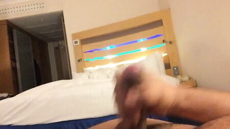 Travelodge Oteli'nin oda temizlik ekibi, lütfen bana yardım edin