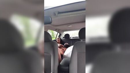 Onun evinde akşam yemeği