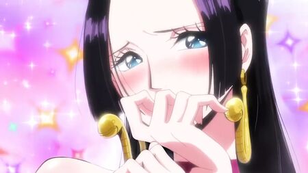 ONE PIECE anime serisinden Boa Hancock'un çıplak olduğu bir sahnenin düzenlenmiş ecchi versiyonu