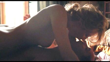 Carrie Coon Çıplak - The Nest (2020) HD 1080p İnternetten İzle / Carrie Coon - The Nest
