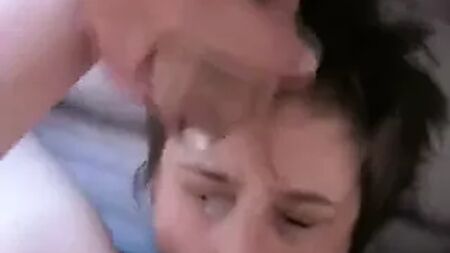 cuckqueen, itaatkar, dil ile tatmin edildi ve spermle kaplandı