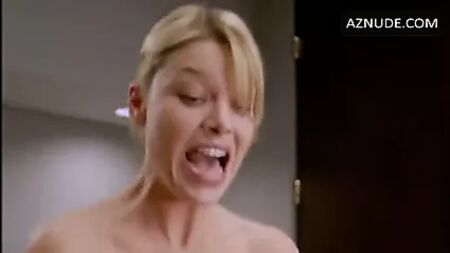Lauren German bir penise biniyor